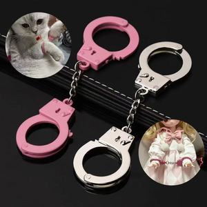 Mini porte-clés en métal tendance, porte-clés fantaisie en alliage de dessin animé avec accessoires amusants, mousqueton pour clés - Product Image 5
