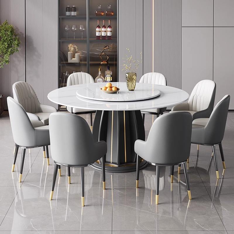 Une table avec six chaises