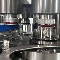 Machine de remplissage d'eau directe usine, équipement d'embouteillage automatique 3-en-1, grande capacité pour la production d'eau minérale en bouteilles PET
