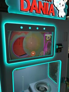 Máquina de Algodón de Azúcar Mini Automática Completa a <span class=keywords><strong>Precio</strong></span> de Fábrica con 60 Estilos Diferentes, Compatible con Escaneo de Código QR/Monedas para Niños - Product Image 5