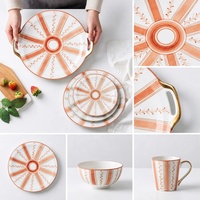 Assiette en céramique à rayures botaniques, vaisselle décorative ronde, plat d'appoint pour la table, collection cadeau pour la maison et la salle à manger