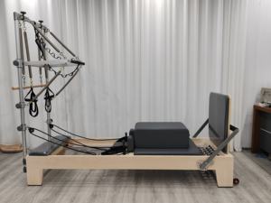 Reformer de Pilates Maple para Entrenamiento Profesional con Media Torre y Rieles de Aluminio para Uso en Estudio, Hogar y Comercial - Product Image 2