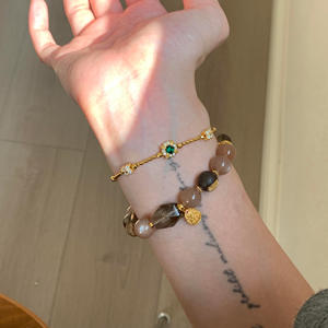 Pulseras de Plata de Ley S925 con Diseño de Flor de Cuatro Hojas Verde Hierba, Estilo Vintage Retro, Lujo Ligero, Estilo Old Money, Regalo - Product Image 4