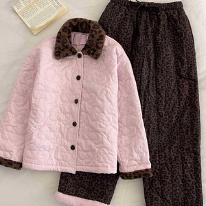 Pijamas Acolchados con Estampado de Leopardo para <span class=keywords><strong>Mujer</strong></span>, <span class=keywords><strong>Invierno</strong></span> 2026, Nuevo Conjunto de Ropa de Dormir Gruesa y Cálida para el Hogar - Product Image 1