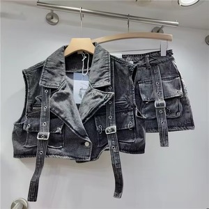 Completo in denim rosa retrò casual lavorato a maglia con ricami e grandi tasche, 2 pezzi, tinta unita, primavera estate, gilet corto senza maniche e pantaloncini a vita alta - Product Image 5