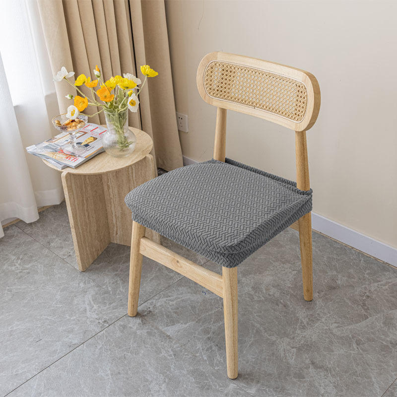 สีเทาเข้ม