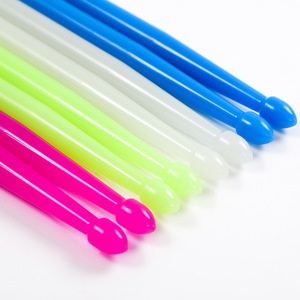 Palo de tambor luminoso Palos de tambor iluminados los instrumentos musicales oscuros Rendimiento de escenario <span class=keywords><strong>Baquetas</strong></span> fluorescentes - Product Image 2