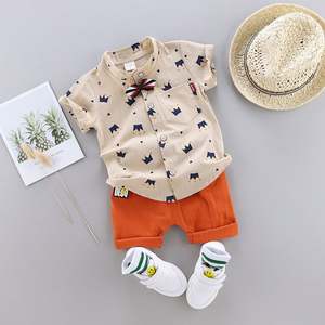 Ensemble de vêtements d'été 2 pièces pour bébé garçon : T-shirt et short à motif couronne, style mignon et tendance, vente en gros - Product Image 4
