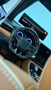 Utilisé pour modifier le volant du Toyota Land Cruiser LC300 avec un volant en carbone forgé et Alcantara - Product Image 2