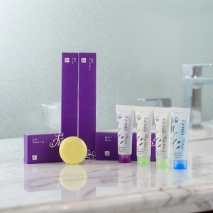 Ensemble d'articles de toilette de <span class=keywords><strong>luxe</strong></span> écologiques pour hôtels - Produits de fournisseurs premium pour hôtels soucieux de l'environnement - Product Image 3