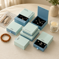 Boîte à bijoux bleue personnalisée avec couvercles supérieur et inférieur pour bagues, boucles d'oreilles, colliers et bracelets ; Boîte d'emballage minimaliste