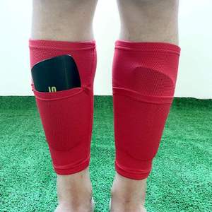 Protège-tibias de football avec soutien du mollet et manchon de compression avec poche - Product Image 5