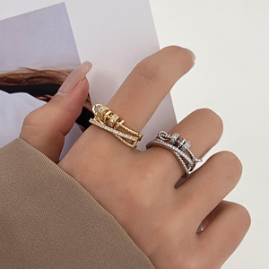 Anello Girevole da Donna, Gioiello alla Moda per Dito Indice - Product Image 1