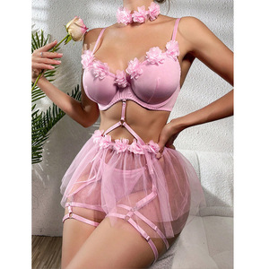 ชุดชั้นในลูกไม้ตาข่ายสไตล์โรแมนติกสำหรับฤดูใบไม้ผลิ ดีไซน์ใหม่ล่าสุด ชุดบราลายดอกไม้พร้อมกระโปรงซีทรู - Product Image 3