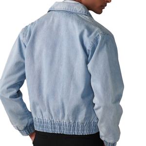 New Arrivals Wholesale Price Vintage Casual Comfortable Unisex Style Denim <b>Jacket</b> in a Light Blue Wash - Product Image 3
