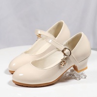 Nouvelles chaussures de princesse à talons hauts pour filles, version coréenne, blanches, pour spectacles, pour étudiantes, pour les fêtes d'été - Vente en gros usine