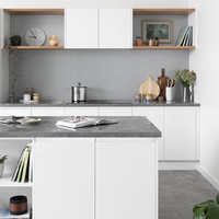 Peppa MDF — meuble de cuisine moderne en laque blanche, design modulaire, île