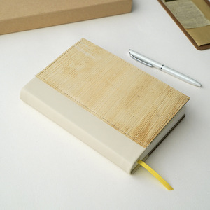 สมุดบันทึกแบบคลาสสิกพร้อมปกทำจากเปลือกไม้และโลโก้ที่ปรับแต่งได้ - Product Image 4