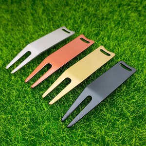 Fourche de golf en métal pour réparation du green, en fer, multicolore, accessoires de golf d'extérieur, conception pratique, usage universel - Product Image 2
