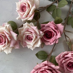 Ramo de Rosas Artificiales Cappuccino, Arreglo Floral de 3 Cabezas de Plástico y Seda para Decoración del Hogar y Bodas - Product Image 3