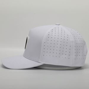 Casquette de baseball sportive OEM personnalisée à 5 panneaux, haute qualité, résistante à l'eau, perforée au laser, avec patch PVC - Product Image 4