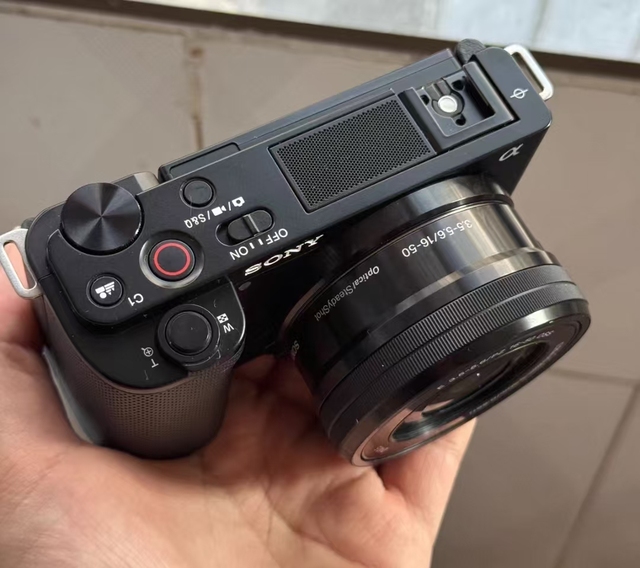 Used Sonys ZVE10 Kit 16-50mm Lens 4K Vlog Camera 90% New High Quality Camera