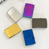 Briquet torche à kérosène coupe-vent à couvercle rabattable, avec coque carrée en alliage argenté et gravure de logo personnalisée