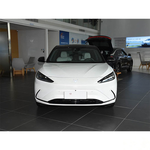ARCFOX Alpha S 2023 735E Forest Edition 160kW RWD EV Sedan Usata, Autonomia 735km, Purificazione Aria, Basso Chilometraggio e Senza Incidenti - Product Image 2
