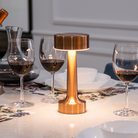 Lampe de bureau sans fil étanche IP54 rechargeable avec plateau de charge, lampe de table moderne portable pour restaurant, bar, hôtel, extérieur