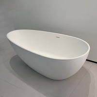 Baignoire autoportante moderne en surface solide Gurgle, baignoire en pierre artificielle avec drain, blanc mat, facile à nettoyer, pour intérieur