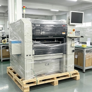 Equipo de Ensamblaje SMT Compacto Yamaha YG12, Colocador de Componentes Versátil para la Industria Automotriz y Fabricación de LED - Product Image 5