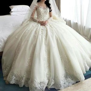 Guangzhou Auyan 2024 Nuevo <span class=keywords><strong>Vestido</strong></span> de <span class=keywords><strong>Novia</strong></span> Blanco de Moda Otoñal con Cola de Encaje y Hombros Descubiertos para Boda <span class=keywords><strong>Civil</strong></span>, Económico y con Flores - Product Image 2