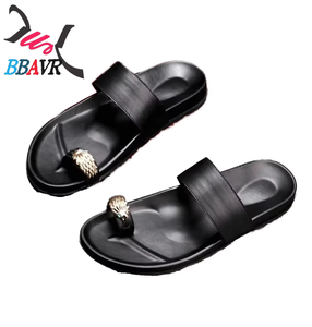 Sandalias de Cuero Genuino para Hombre con Diseño de Punta Metálica - Chanclas Transpirables para el Verano 2025 - Product Image 2
