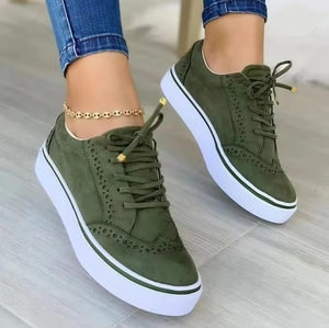 Baskets basses marron rétro en daim ajouré pour <span class=keywords><strong>femme</strong></span>, chaussures de sport décontractées respirantes en cuir personnalisées pour le printemps - Product Image 2