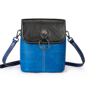 Bolsa Transversal Vintage em Couro Genuíno com Estampa em Relevo, Bolsa de Ombro Retro Feita à Mão em Couro Bovino Envelhecido, Bolsa Clássica para Mulheres - Product Image 1