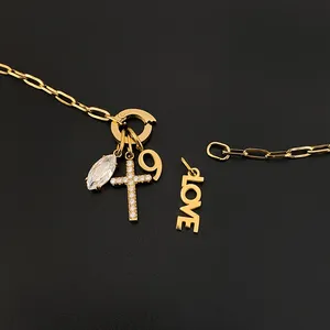 Collana EManco Stile Y2K Minimalista in Acciaio Inossidabile Color Oro con Ciondoli Ananas LOVE Perle e Cristalli, Moda Donna per Feste - Product Image 6
