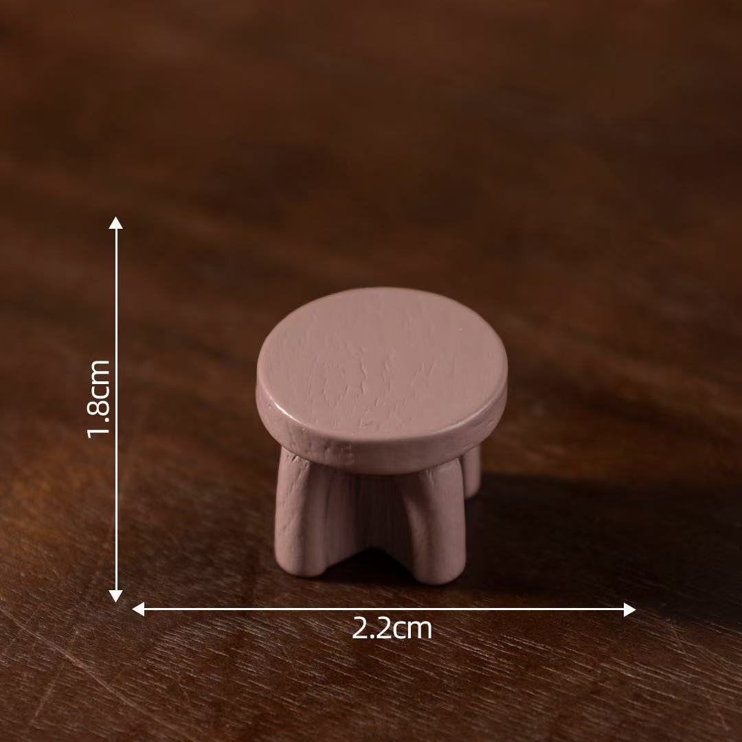 Silla grande de imitación.