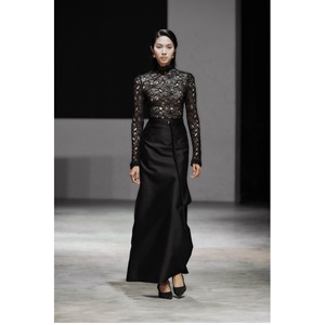 คอลเลคชั่นใหม่ เสื้อกล้ามผู้หญิง ODM GISELLE TOP 59 ซม. สีดำ สีขาว เนื้อผ้ามันเงา เป็นมิตรกับสิ่งแวดล้อม ไม่หดตัว เสื้อกล้ามผู้หญิง - Product Image 1