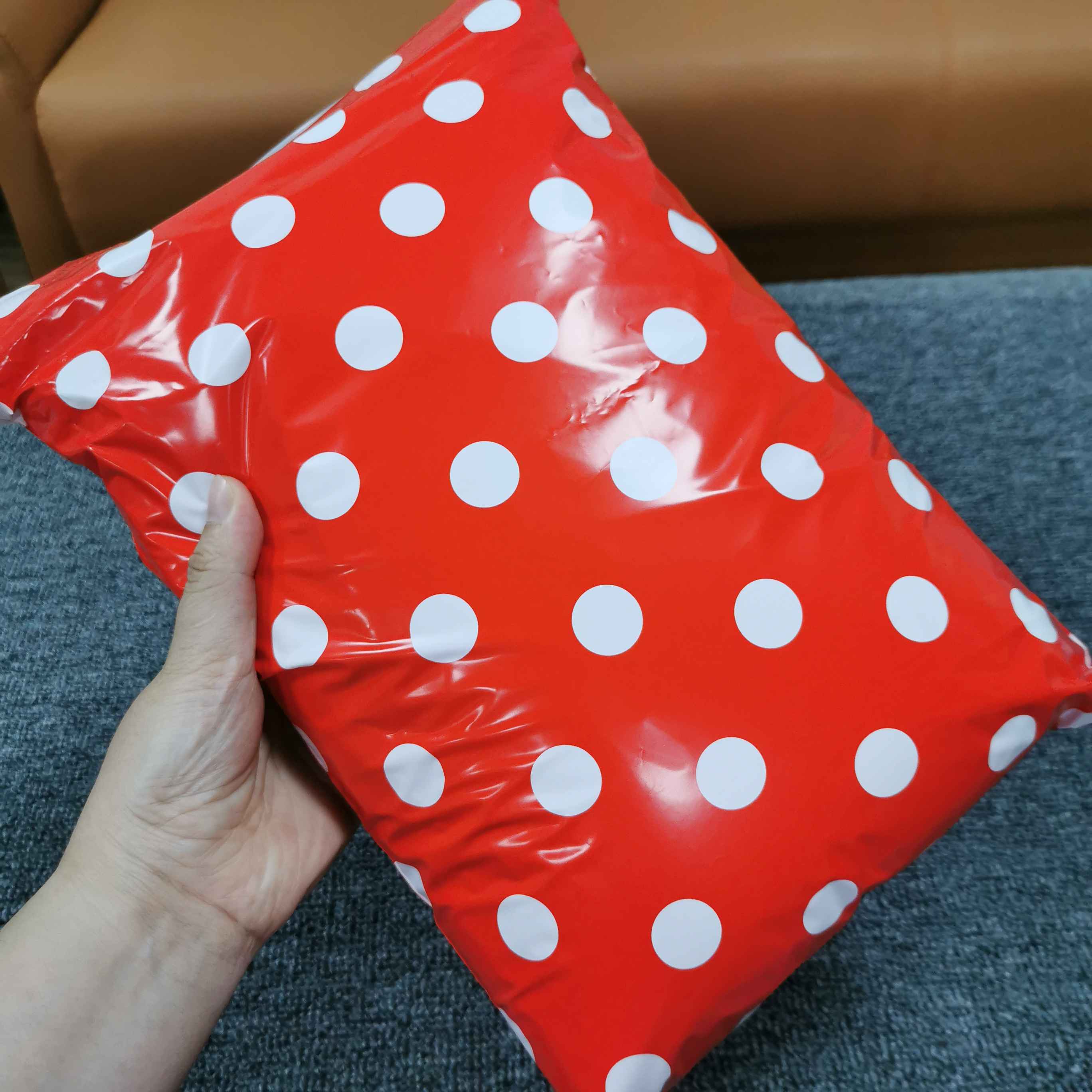 MOQ 100 шт. индивидуальные биоразлагаемые почтовые пакеты, поставщик, прочные самоклеящиеся Oem пластиковые почтовые конверты, поли почтовые пакеты