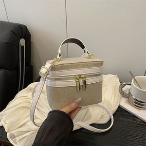 Customized PU Leather Bucket Bag Stylish Crossbody Hand & Woven Drawstring Handbags Fashionable Portable Feature - Product Image 4