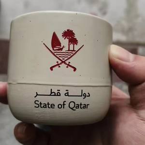 Taza de Café de Cerámica Estilo Árabe Personalizada |   Taza Tradicional de Terracota con Diseño de Logotipo |   Venta al por Mayor para Arabia Saudita, Catar y Emiratos Árabes Unidos - Product Image 2