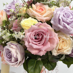 Bouquet de fleurs artificielles roses et verdure pour décoration de mariage, centres de table élégants et décorations florales au sol - Product Image 4