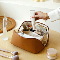 Belle conception Pu pochette de maquillage sac de haute qualité poignée étanche sac cosmétique fermeture éclair femmes maquillage pochette étui