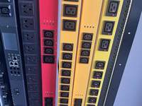 Prises verrouillables PDU triphasées robustes 400V 30A Équipement de distribution d'énergie de surveillance SNMP mesuré par IP pour l'exploitation minière/industrielle