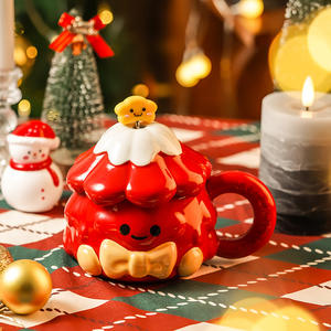 Mug en céramique Arbre de Noël avec couvercle, cuillère et tasse créative Père Noël - Product Image 3