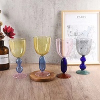 Gobelet à vin en verre borosilicate soufflé à la main, design incurvé multicolore, capacité 201-300 ml, style moderne et luxueux, pour la restauration