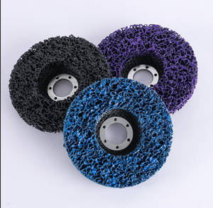 4" 4,5" Reinigings- en stripdisc, zwart blauw paars niet-geweven schuurwiel voor roestverwijdering, verfstripping op metaal - Product Image 1