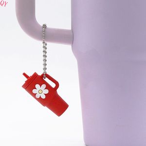 Porte-clés miniatures QQ en forme de gobelet, vente en gros; nouveau design mignon aux motifs nuages et fleurs; - Product Image 2