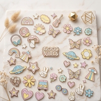 Broche de vêtement en alliage de zinc métallique au design personnalisé, broche de revers de dessin animé, épingle de chapeau d'anime, badges avec logo en métal émaillé dur ou souple, broche de logo en métal