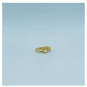 Anillo Elegante de Oro con Diseño de Corazón y Acabado de Diamantes, Anillo Ligero para Mujer, Uso Diario y Ocasiones Especiales - Product Image 2
